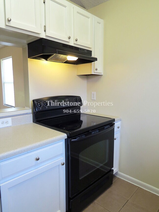 Foto del edificio - 1324 Jefferson Ave APT D, Orange Park, FL ...