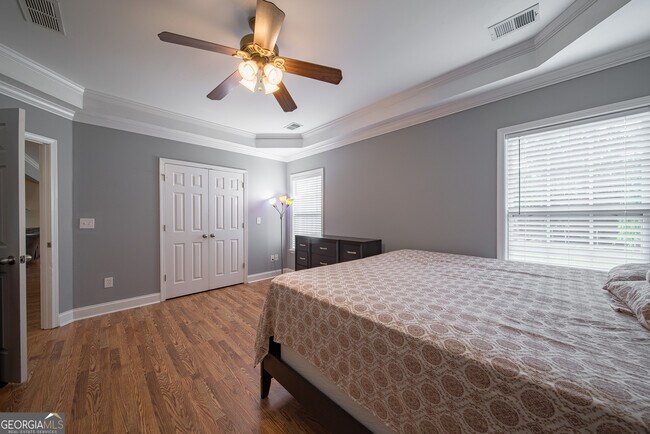 Foto del edificio - 334 Stillwood Dr