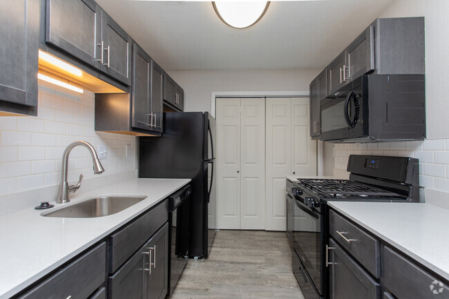 Berkeley Landing Apartment Homes - Duluth, GA | Apartments.com