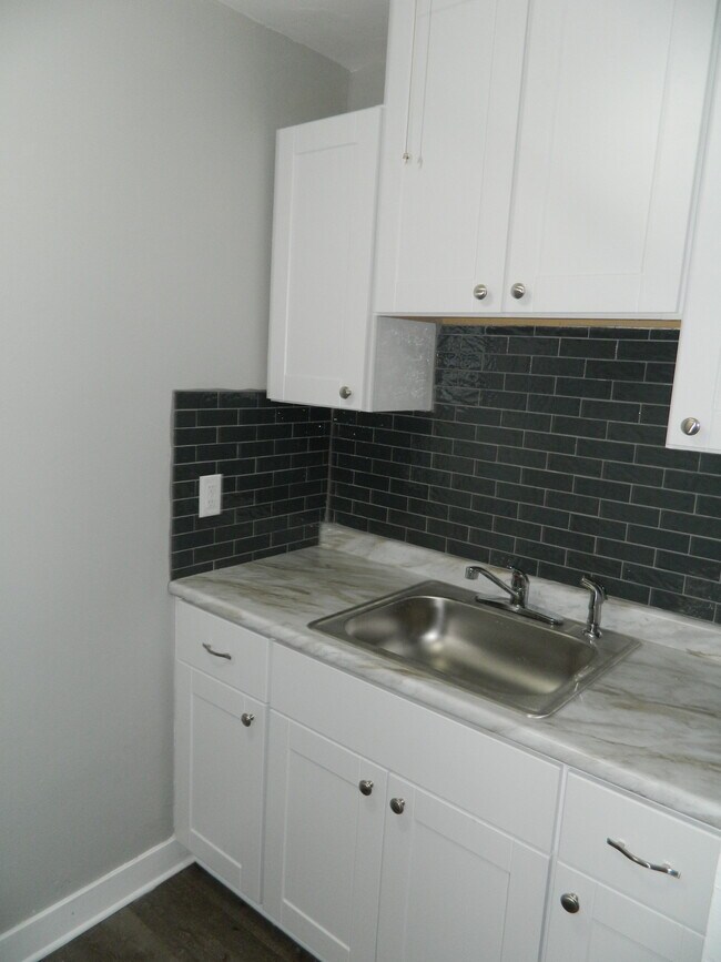 Building Photo - 625 Irving St