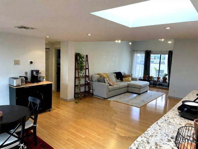 Foto del edificio - 170 Gore St