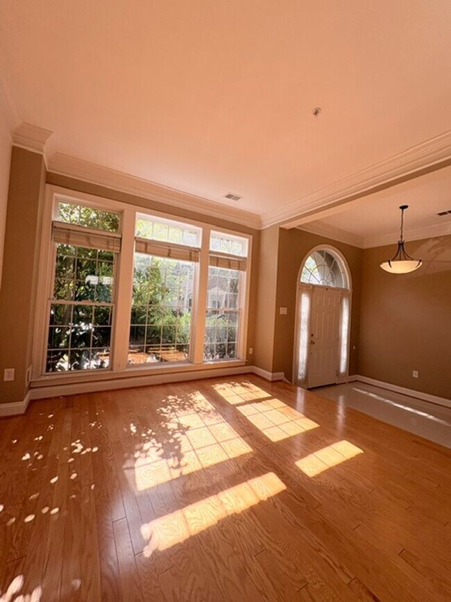 Building Photo - 1115 Havencrest St