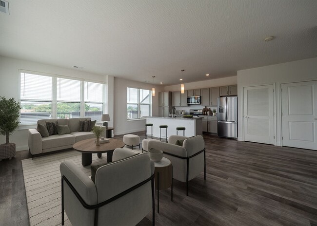 Building Photo - Makley Place