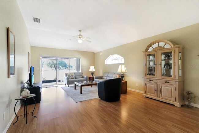 Foto del edificio - 21837 Royal St Georges Ln