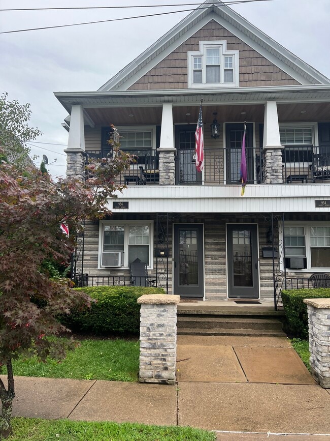Building Photo - 956 Meade Ave