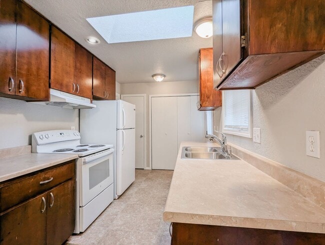 Building Photo - 328-Halcyon Holdings, LLC