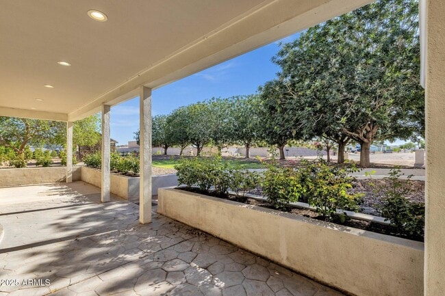 Foto del edificio - 856 W Quail Cir