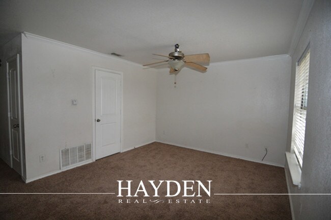 Foto del edificio - 355 W Oak St