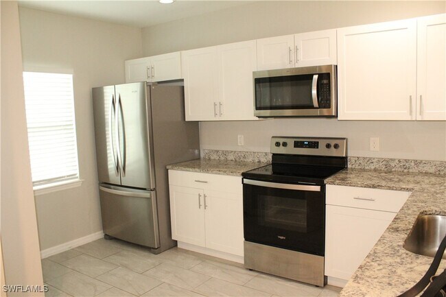 Foto del edificio - 912 SW 39th Terrace