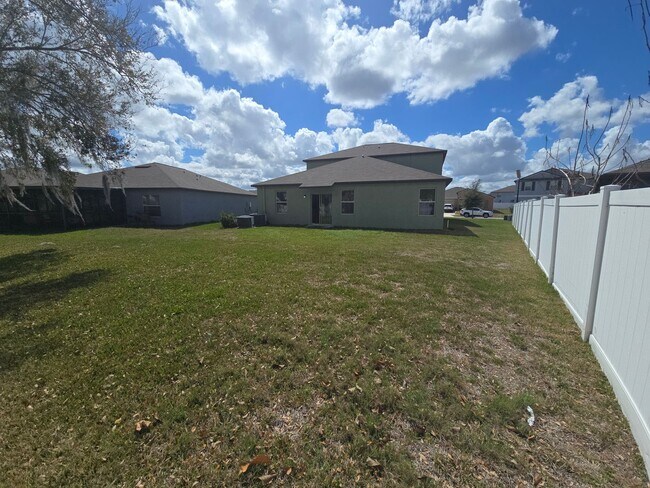 Foto del edificio - Gorgeous 5-Bedroom, 2.5-Bathroom Home in Riverview ***Move in Special/2nd month FREE***