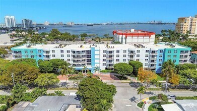 Building Photo - 1555 N Treasure Dr