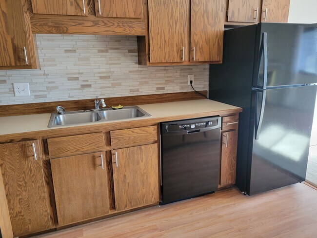 Foto del edificio - 7601 W 101st St