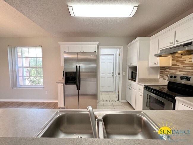 Foto del edificio - Open layout 3 Bedroom home in Navarre!