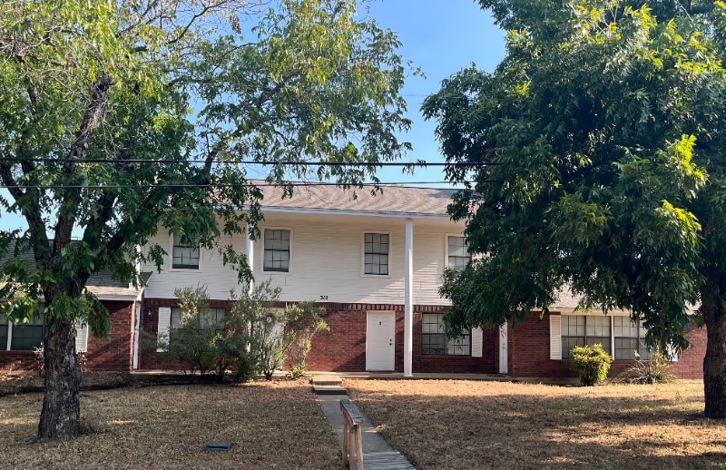 312 W 4th St Unit C, Kennedale, TX 76060 Room for Rent in Kennedale