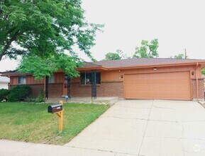 Building Photo - 5341 Alkire St