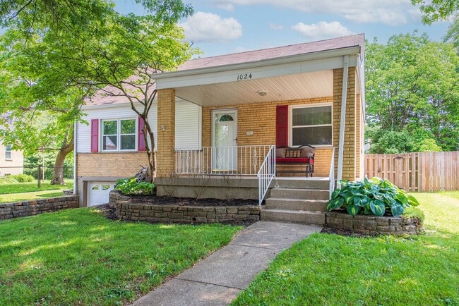 Building Photo - Beautiful 3 bed 2 bath Home - AVAILABLE NOW!