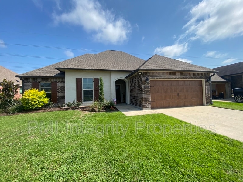 202 Lakefront Dr, Rayne, LA 70578 House for Rent in Rayne, LA