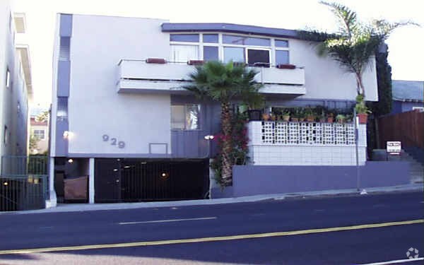 Primary Photo - 929 N San Vicente Blvd