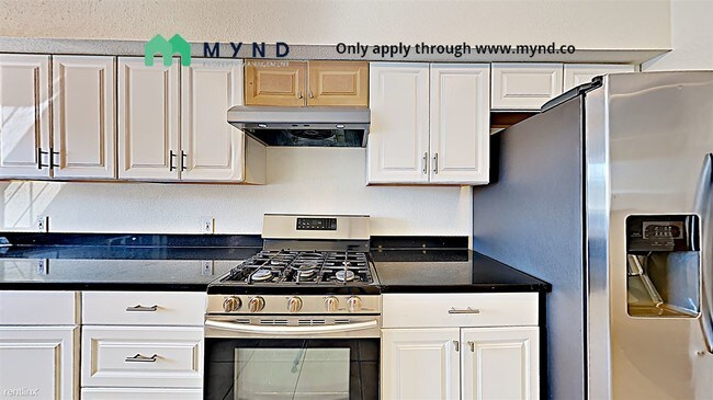Foto del edificio - 2 br, 1 bath Duplex - 1474 Highland Blvd