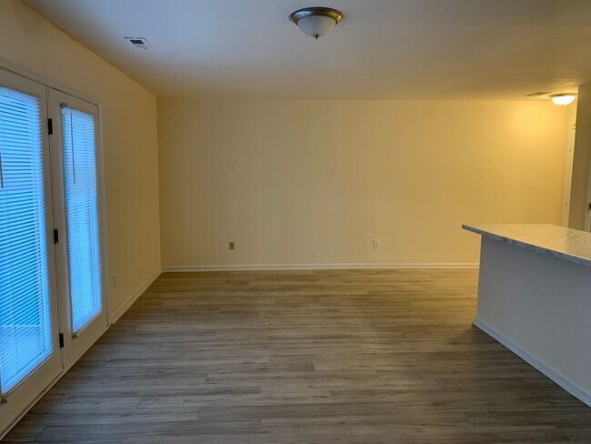 Foto del edificio - Rent Special! Half Month FREE!