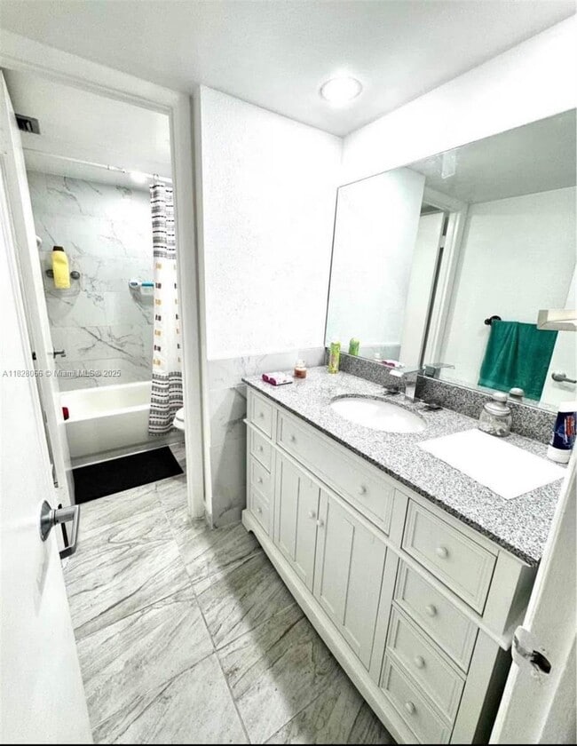 Building Photo - 10801 SW 109th Ct