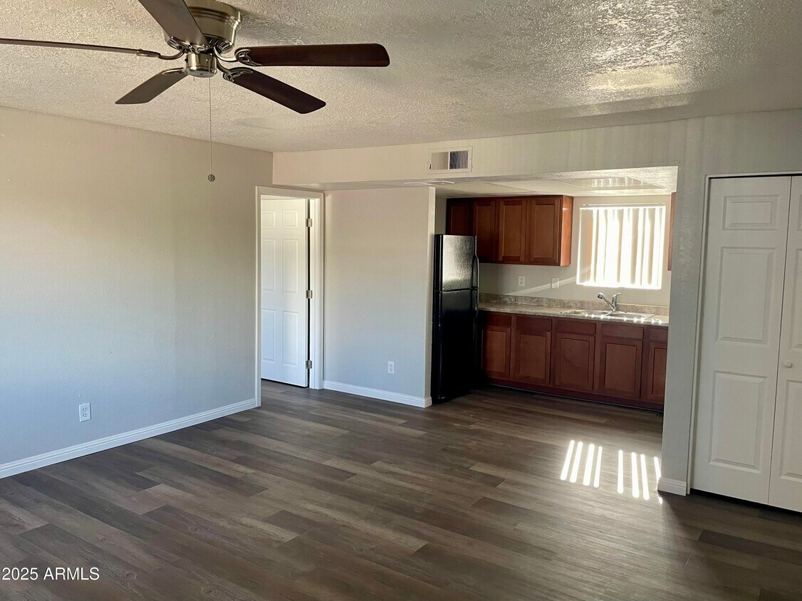 Foto principal - 2301 N 28th St