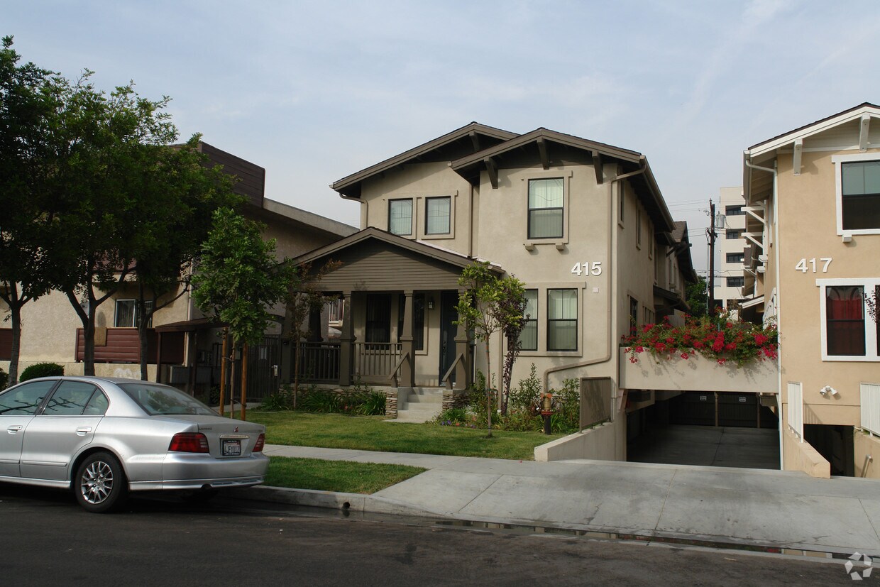 Primary Photo - 415 E Elk Ave