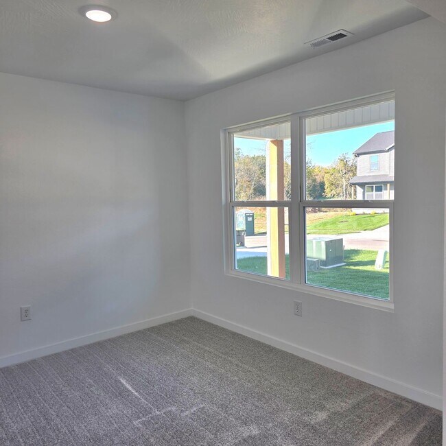 Foto del edificio - Brand New 4 Bedroom Home