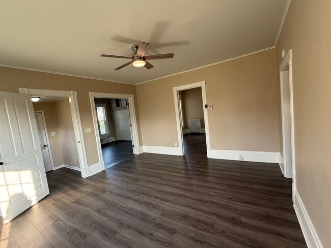 Living view 2 - 1001 N 8th St