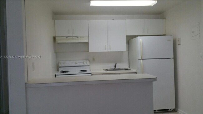 Foto del edificio - 4275 NW S Tamiami Canal Dr
