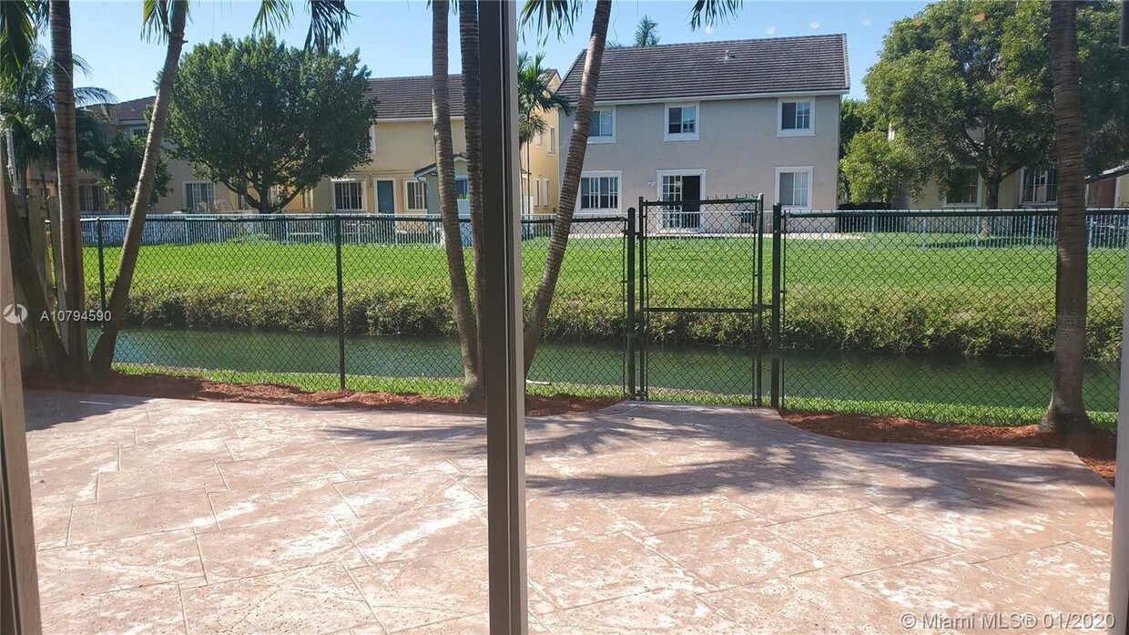 Primary Photo - 27510 SW 138th Path