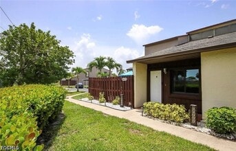 Building Photo - 8849 Somerset Blvd