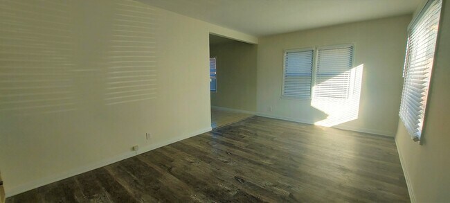 Foto del edificio - 15630 Grevillea Ave