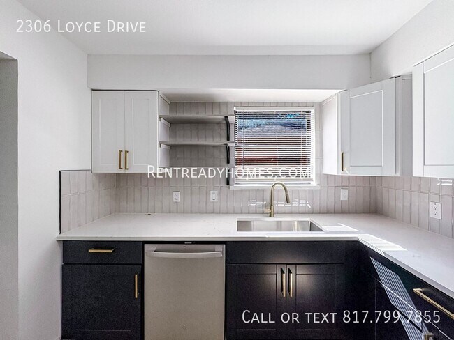 Building Photo - 2306 Loyce Dr