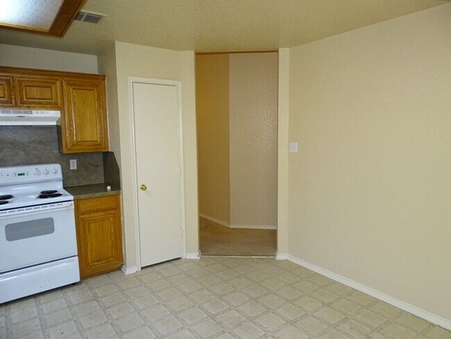 Building Photo - 6046 Bear Meadow, San Antonio, TX. 78222
