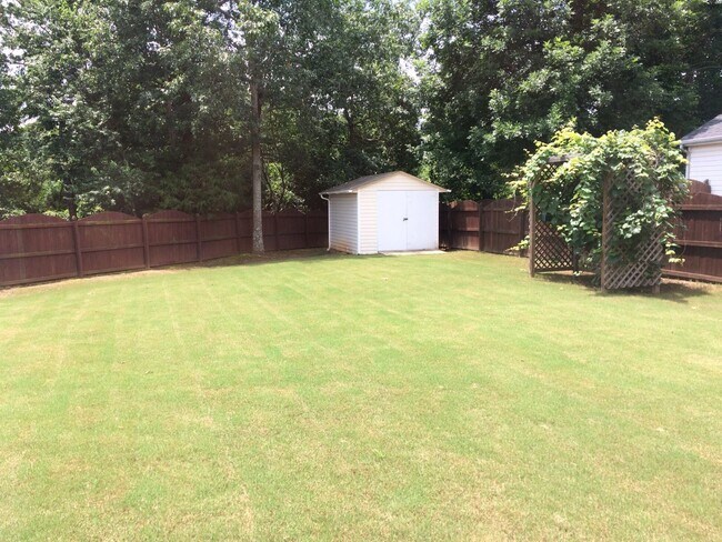 Building Photo - 101 Summerchase Drive