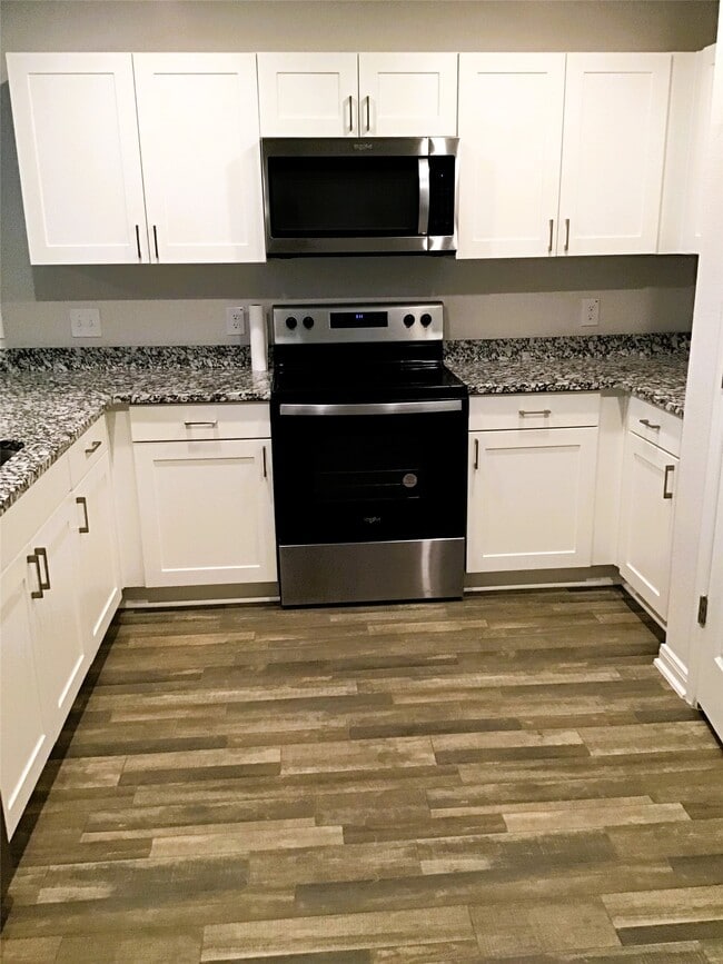 Building Photo - 10131 Cerritos dr