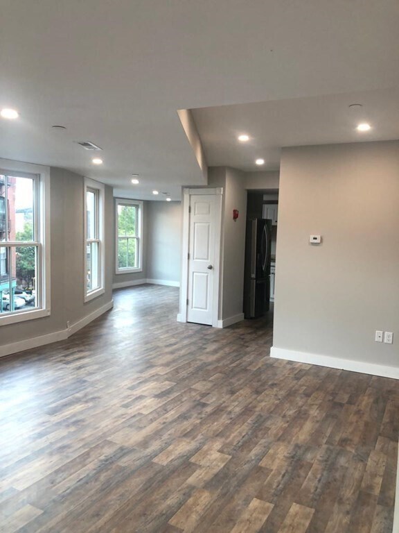 Building Photo - 18 Appleton St