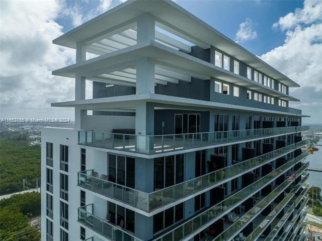 Foto del edificio - 16385 Biscayne Blvd