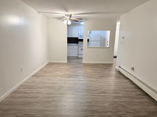 Foto del edificio - 2 Strawberry Bank Rd