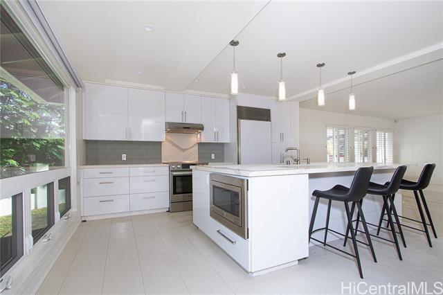 Building Photo - 98-2042-2042 Ka?ahumanu St