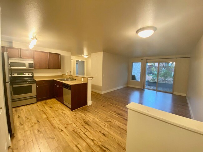 Foto del edificio - Windsor Court Condominiums ~ Lower Queen Anne