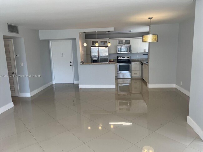 Foto del edificio - 1825 S Ocean Dr