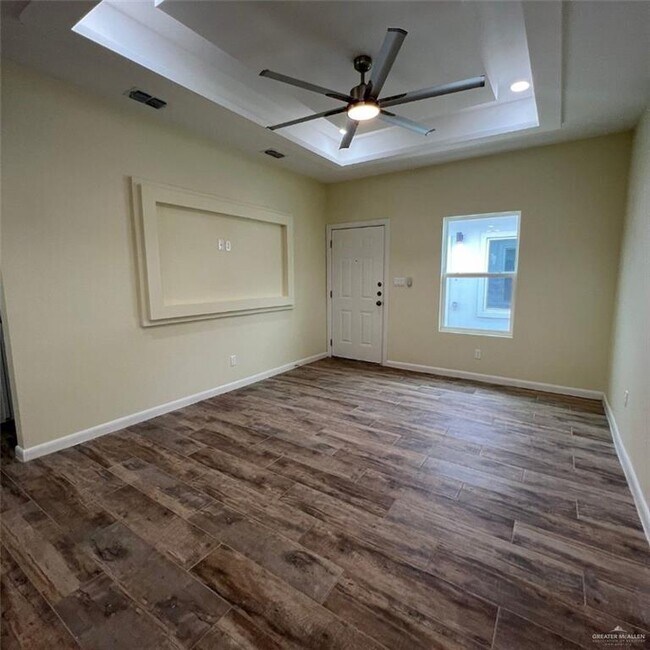Building Photo - 16 N 59th St