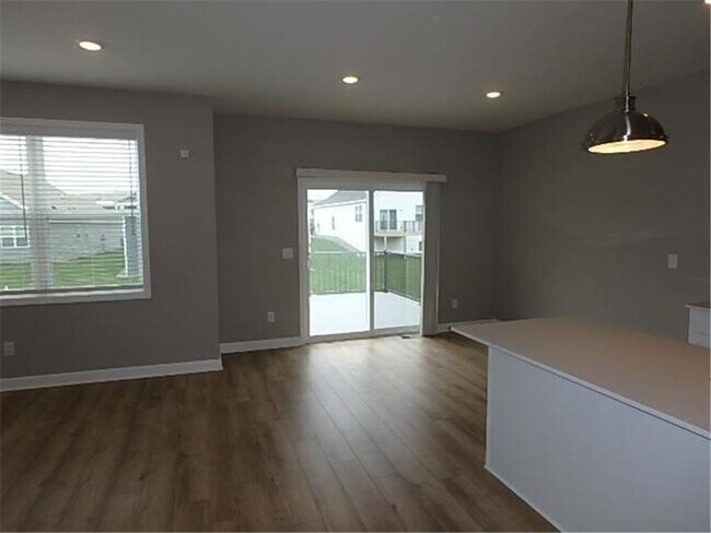 Foto del edificio - 7641 38th St N