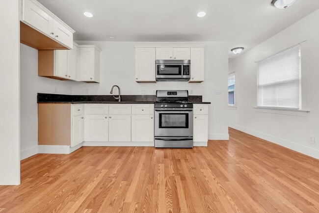 Building Photo - 420 Bonito Ave