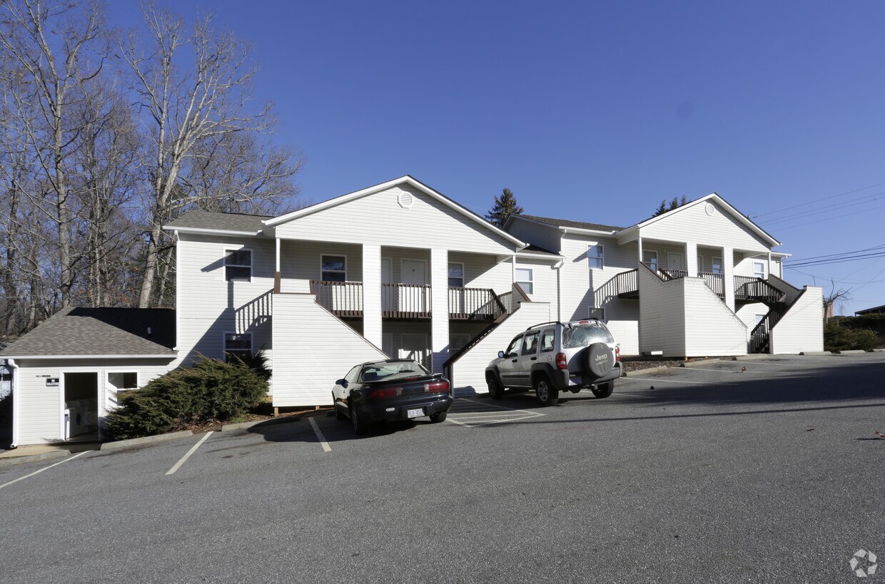 Primary Photo - 18 Bearwood Dr