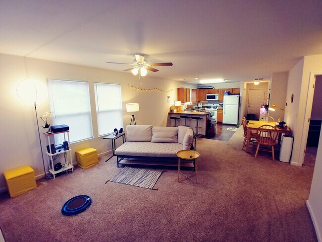 Foto del edificio - 7th and Roosevelt - Available August 2026