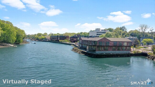 Foto del edificio - 251 Riverside Ave