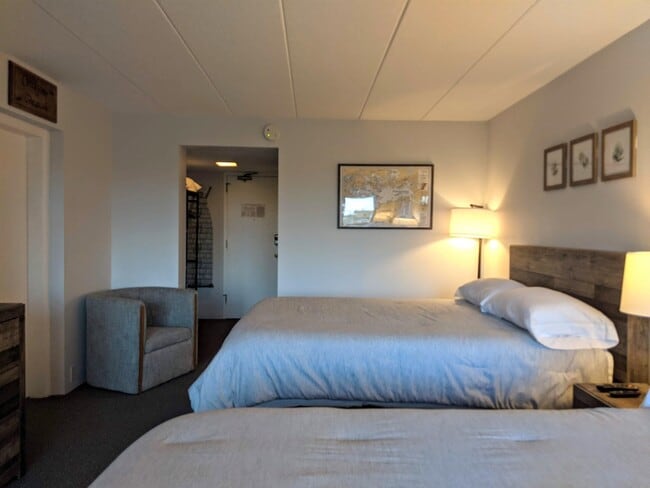 Building Photo - Cedar Lodge 106